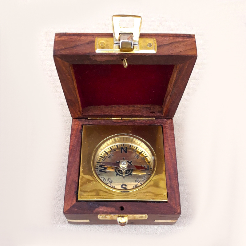 brass-desk-top-compass-sa